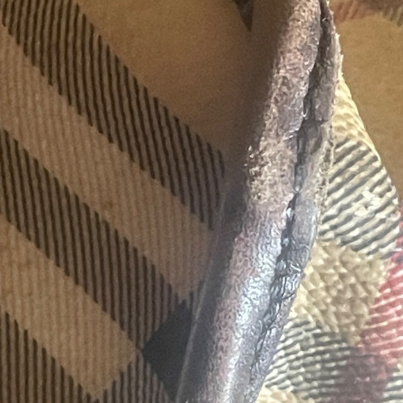 Authentic Burberry Large Purse - Picture 10 of 10